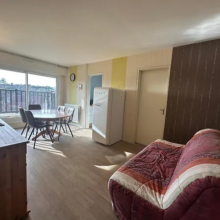 3 Pièces à Cabourg, 300m De La Plage, 6 Pers, Balcons, Parking, Animaux Acceptés - Fr-1-487-296 Apartamento *