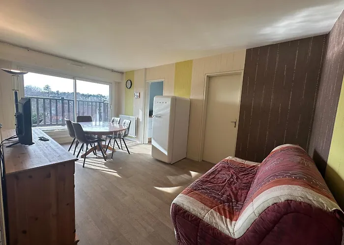 3 Pièces à Cabourg, 300m De La Plage, 6 Pers, Balcons, Parking, Animaux Acceptés - Fr-1-487-296 Apartamento *